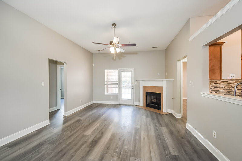 1,655/Mo, 8457 Regal Bend Dr Olive Branch, MS 38654 Living Room View 2