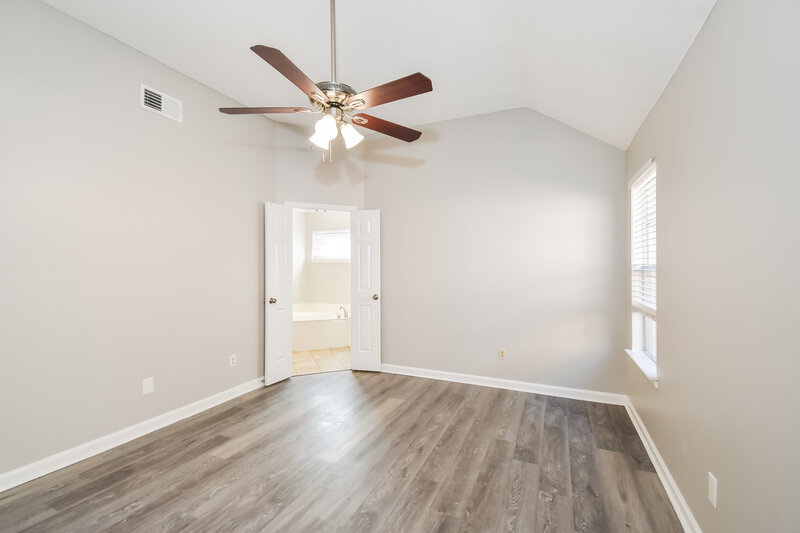 1,655/Mo, 8457 Regal Bend Dr Olive Branch, MS 38654 Main Bedroom View 2