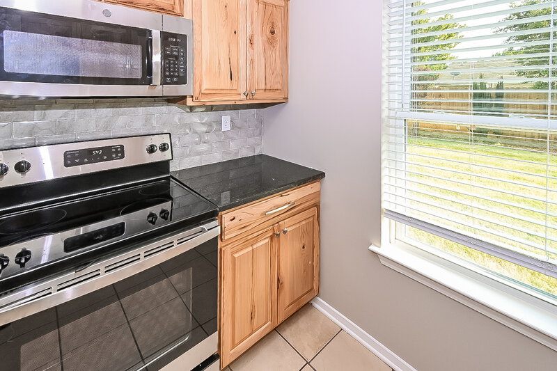 1,745/Mo, 2595 Bryce Cv Horn Lake, MS 38637 Kitchen View 3