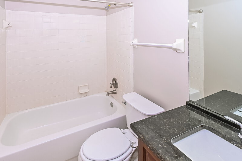 1,745/Mo, 2595 Bryce Cv Horn Lake, MS 38637 Bathroom View 2