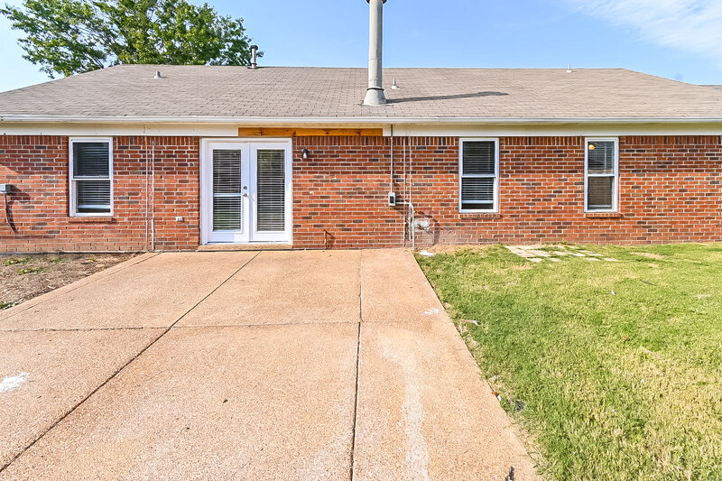 1,745/Mo, 2595 Bryce Cv Horn Lake, MS 38637 Rear View