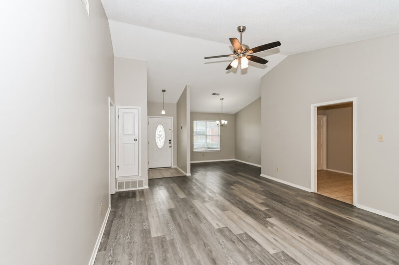 1,595/Mo, 2553 Bryce Cv Horn Lake, MS 38637 Living Room View