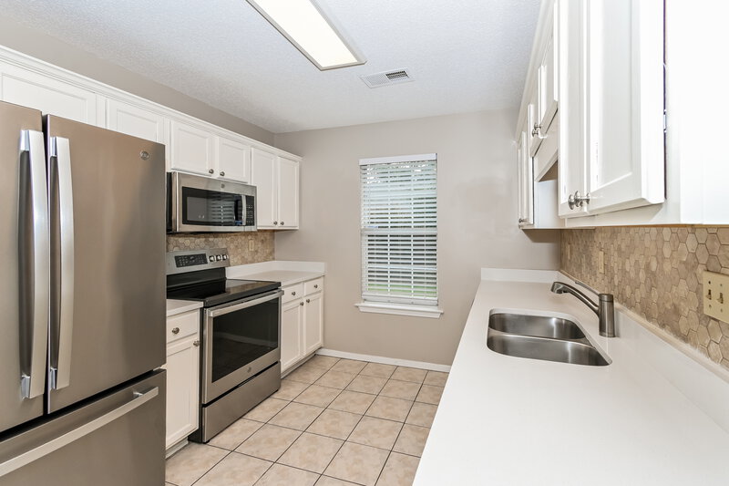 1,595/Mo, 2553 Bryce Cv Horn Lake, MS 38637 Kitchen View 2