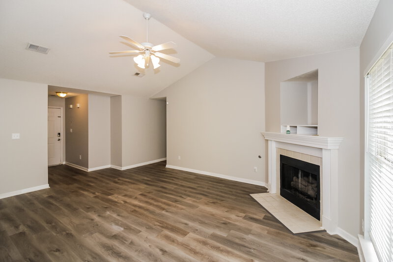 1,865/Mo, 1486 Mcallen Cv Cordova, TN 38016 Living Room View 2