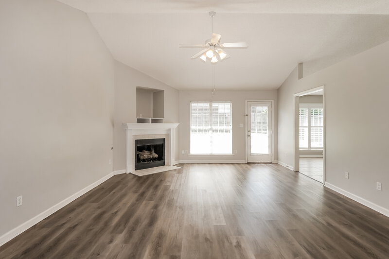 1,795/Mo, 1486 Mcallen Cv Cordova, TN 38016 Living Room View 2