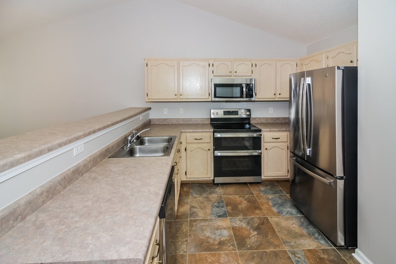 1,865/Mo, 1486 Mcallen Cv Cordova, TN 38016 Kitchen View