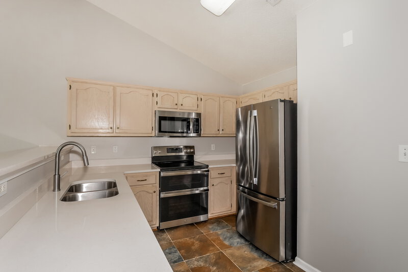 1,795/Mo, 1486 Mcallen Cv Cordova, TN 38016 Kitchen View