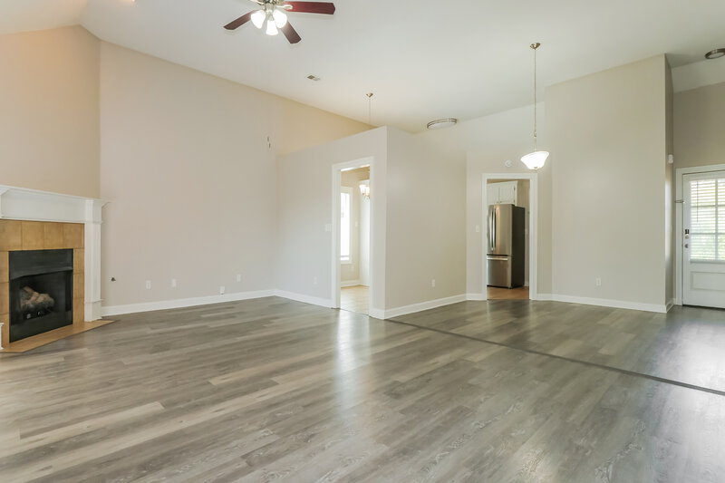 2,005/Mo, 4480 Aberton Dr Southaven, MS 38672 Living Room View
