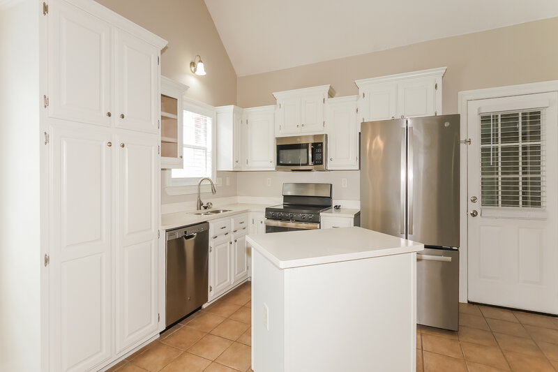 2,005/Mo, 4480 Aberton Dr Southaven, MS 38672 Kitchen View