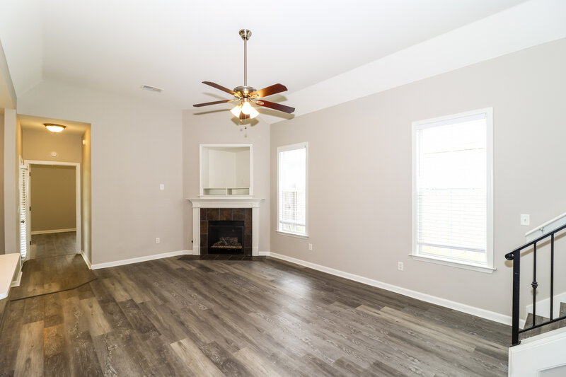 2,300/Mo, 4919 Indian Walk Ln Arlington, TN 38002 Living Room View