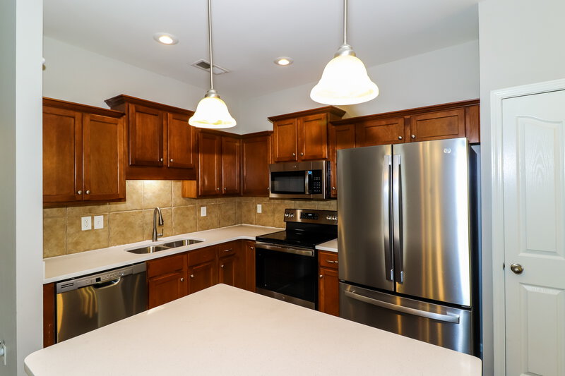 2,300/Mo, 4919 Indian Walk Ln Arlington, TN 38002 Kitchen View 2
