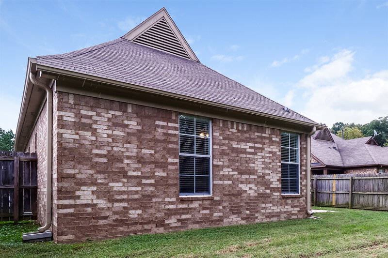 2,300/Mo, 4919 Indian Walk Ln Arlington, TN 38002 Rear View 2