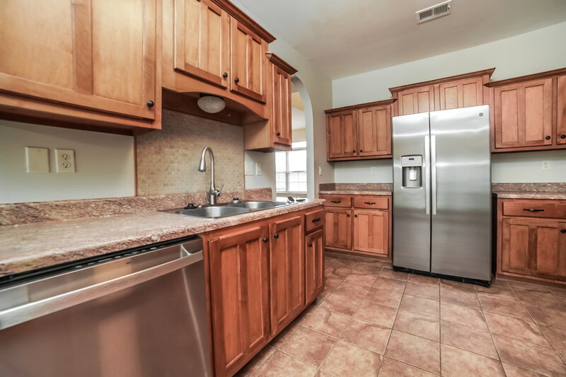 2,295/Mo, 797 Fairway Pointe Cv Hernando, MS 38632 Kitchen View 2