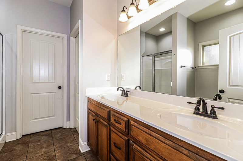 1,995/Mo, 706 Bending Oak S Hernando, MS 38632 Main Bathroom View