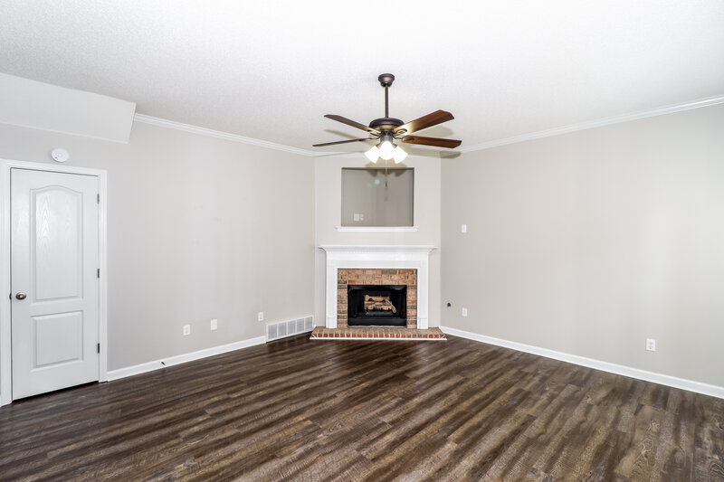 2,330/Mo, 8635 Valmont Cir Memphis, TN 38016 Living Room View