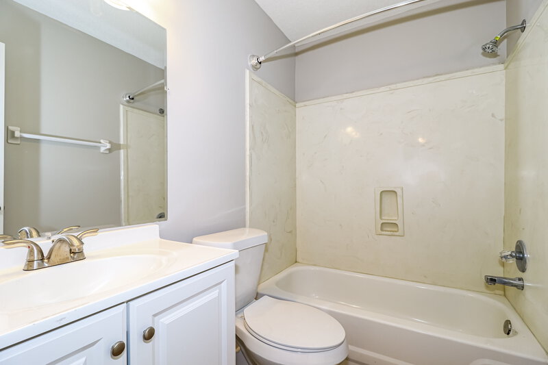 2,035/Mo, 4046 Shady Mill Cove Bartlett, TN 38135 Bathroom View