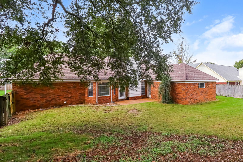 2,035/Mo, 4046 Shady Mill Cove Bartlett, TN 38135 Rear View