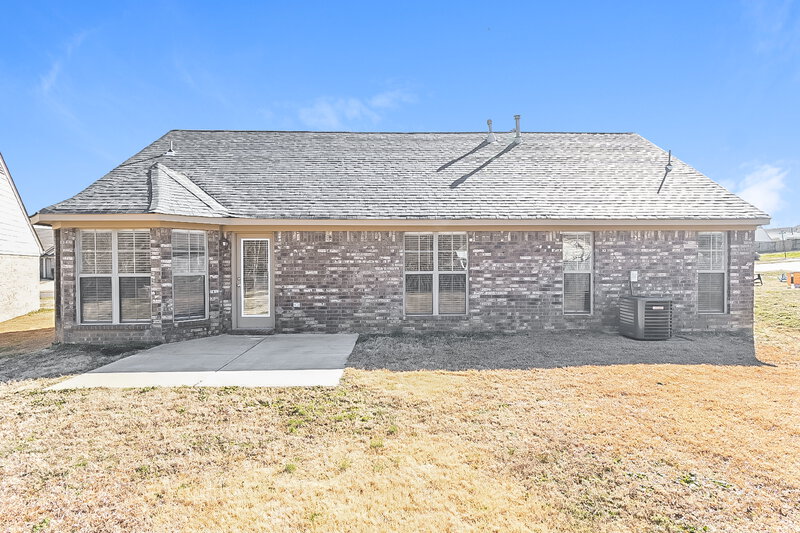 1,990/Mo, 8137 Park Pike Southaven, MS 38671 Rear View