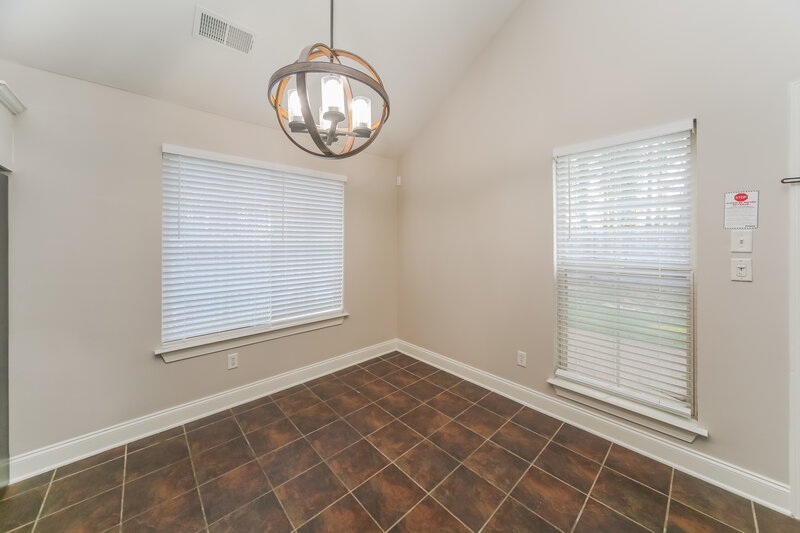 2,160/Mo, 5706 Bedford Loop W Southaven, MS 38672 Dining Room View