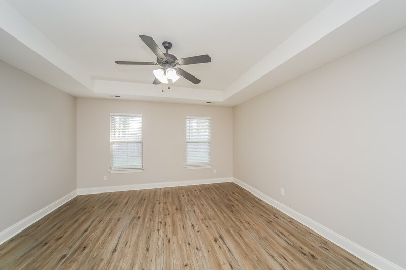 2,160/Mo, 5706 Bedford Loop W Southaven, MS 38672 Main Bedroom View 2