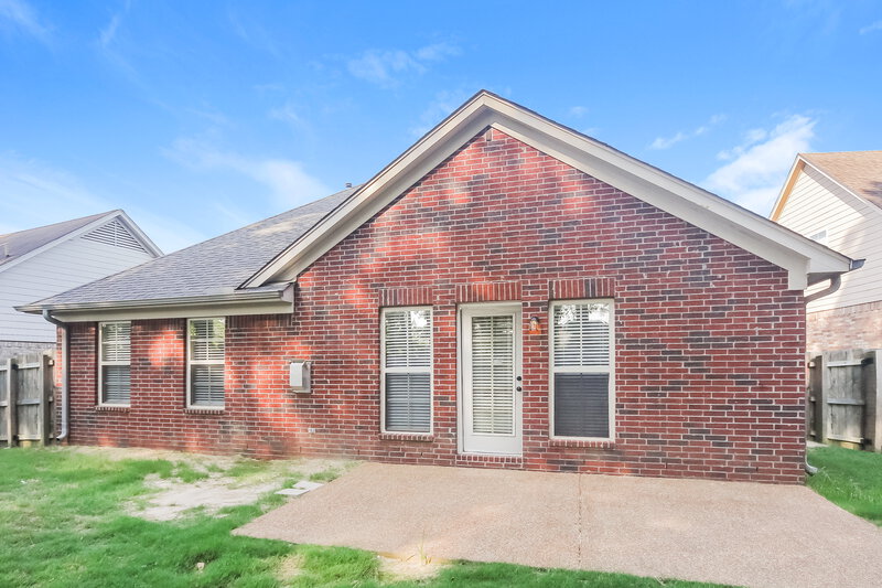 2,160/Mo, 5706 Bedford Loop W Southaven, MS 38672 Rear View
