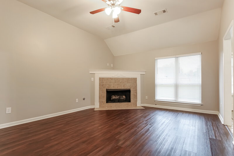 1,990/Mo, 9430 Grove Rd Cordova, TN 38016 Living Room View