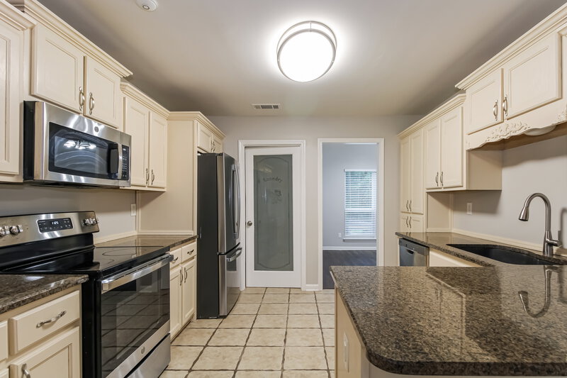 1,990/Mo, 9430 Grove Rd Cordova, TN 38016 Kitchen View