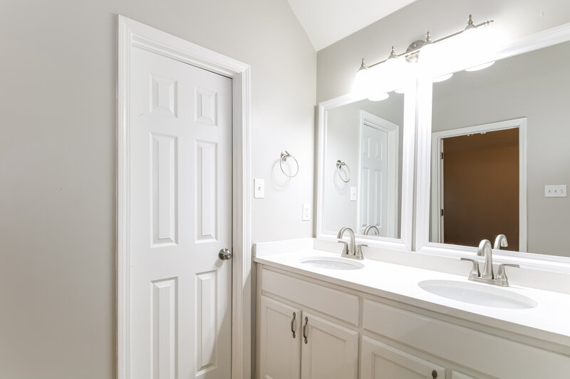 1,990/Mo, 9430 Grove Rd Cordova, TN 38016 Main Bedroom View 2