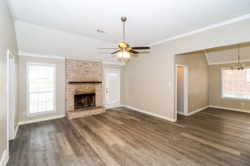 2,550/Mo, 3099 Brandon Way Ln Lakeland, TN 38002 Living Room View 2
