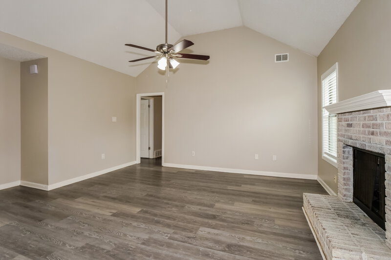 1,765/Mo, 6801 Bramble Ln Walls, MS 38680 Living Room View