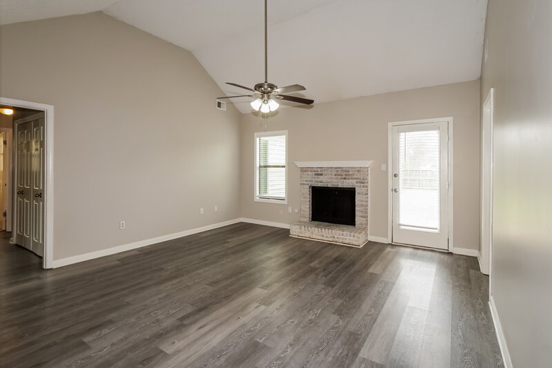 1,765/Mo, 6801 Bramble Ln Walls, MS 38680 Living Room View 2