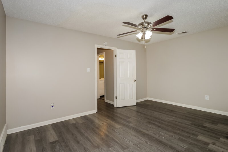 1,765/Mo, 6801 Bramble Ln Walls, MS 38680 Main Bedroom View 2