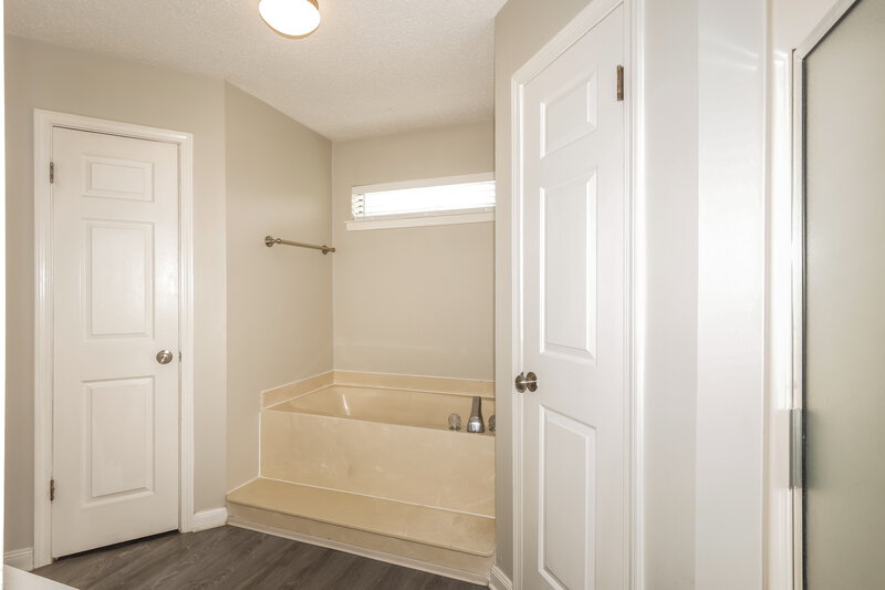 1,765/Mo, 6801 Bramble Ln Walls, MS 38680 Main Bathroom View