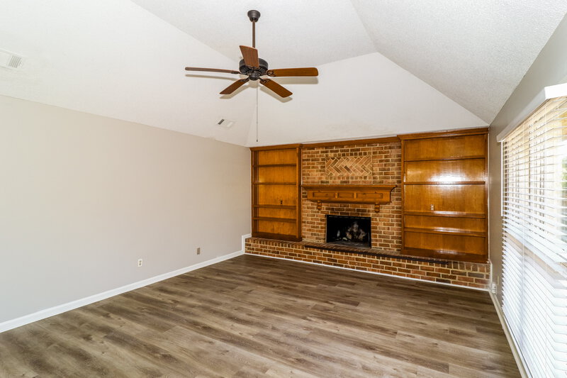 1,795/Mo, 735 Grovewood Drive Cordova, TN 38018 Living Room View 2