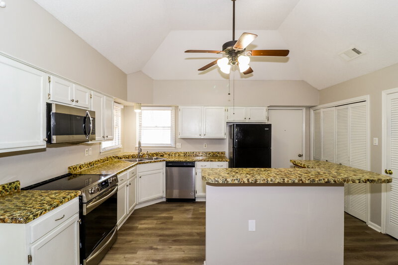 1,795/Mo, 735 Grovewood Drive Cordova, TN 38018 Kitchen View