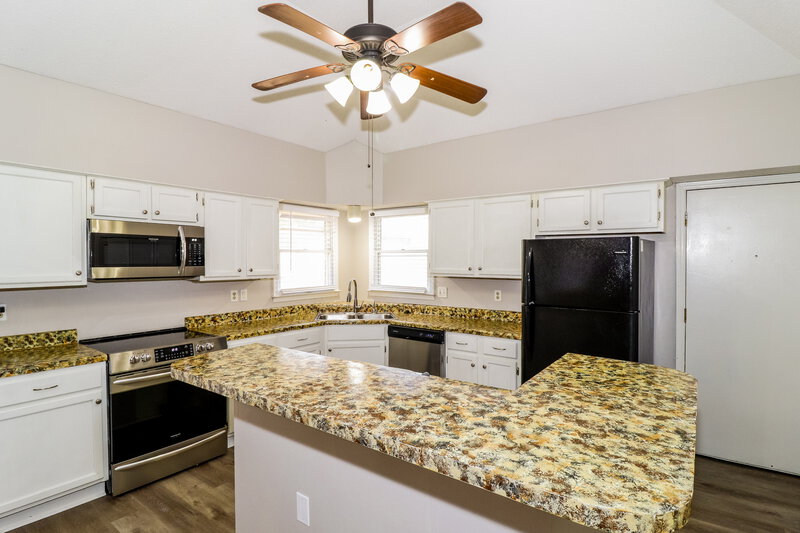 1,795/Mo, 735 Grovewood Drive Cordova, TN 38018 Kitchen View 2