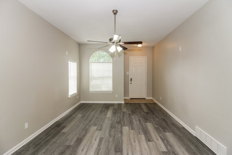 1,640/Mo, 8280 Dexter Ridge Cv E Memphis, TN 38016 Living Room View