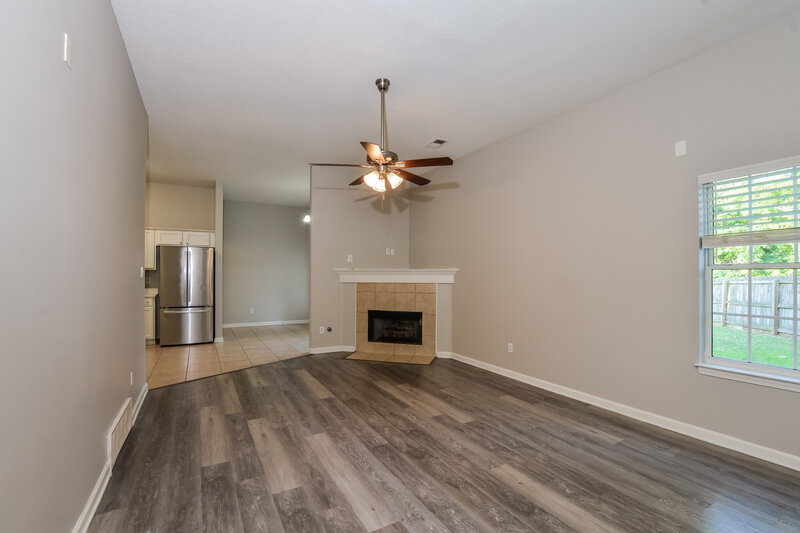 1,760/Mo, 8280 Dexter Ridge Cv E Memphis, TN 38016 Living Room View 2