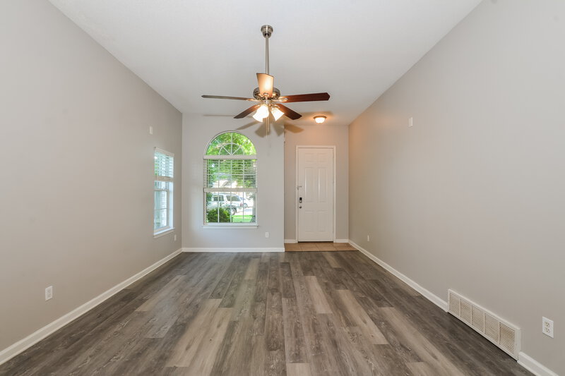 1,760/Mo, 8280 Dexter Ridge Cv E Memphis, TN 38016 Living Room View 3