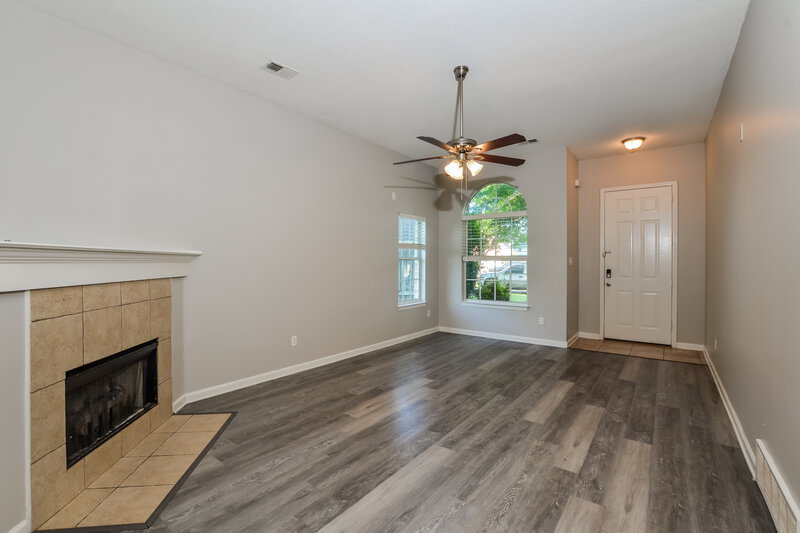 1,760/Mo, 8280 Dexter Ridge Cv E Memphis, TN 38016 Living Room View 4
