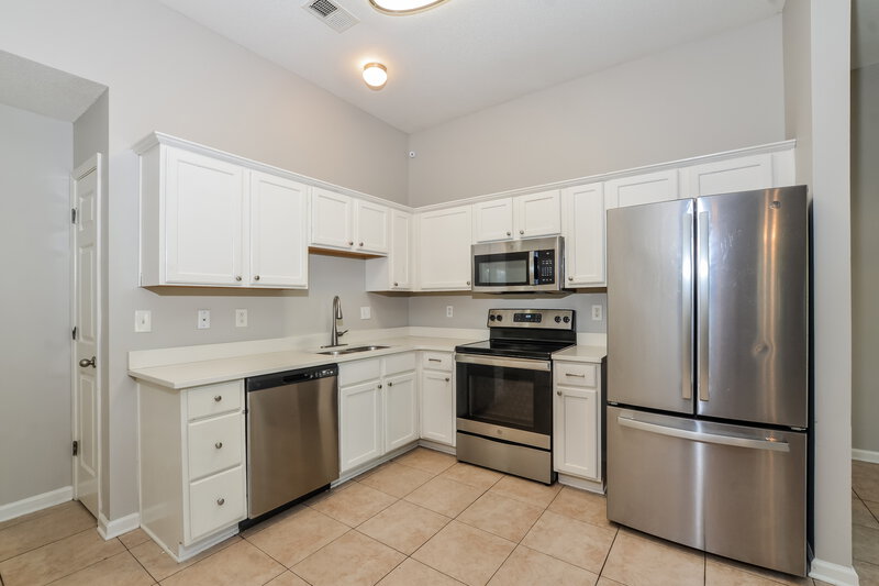 1,760/Mo, 8280 Dexter Ridge Cv E Memphis, TN 38016 Kitchen View