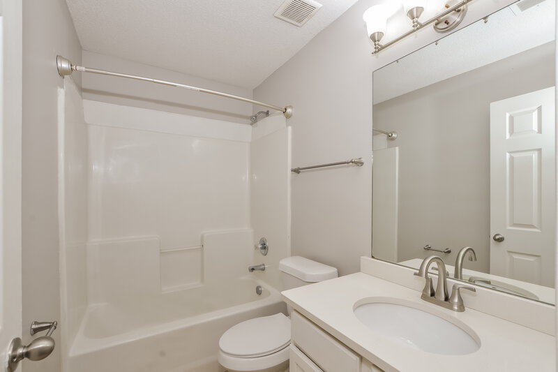 1,760/Mo, 8280 Dexter Ridge Cv E Memphis, TN 38016 Bathroom View