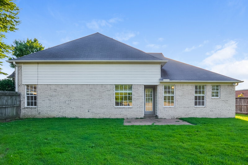 1,760/Mo, 8280 Dexter Ridge Cv E Memphis, TN 38016 Rear View