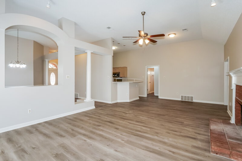 2,065/Mo, 1584 Appling Wood Cv N Cordova, TN 38016 Living Room View 2