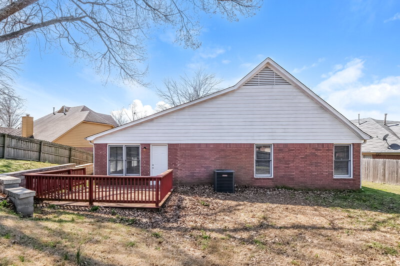 2,065/Mo, 1584 Appling Wood Cv N Cordova, TN 38016 Rear View