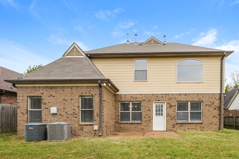 2,275/Mo, 1457 Sawmill Creek Ln Cordova, TN 38016 Rear View