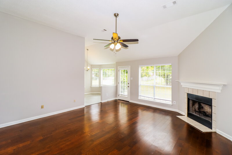 2,710/Mo, 130 Norma Carol Cv Oakland, TN 38060 Living Room View 2