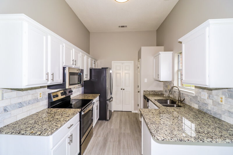 2,710/Mo, 130 Norma Carol Cv Oakland, TN 38060 Kitchen View