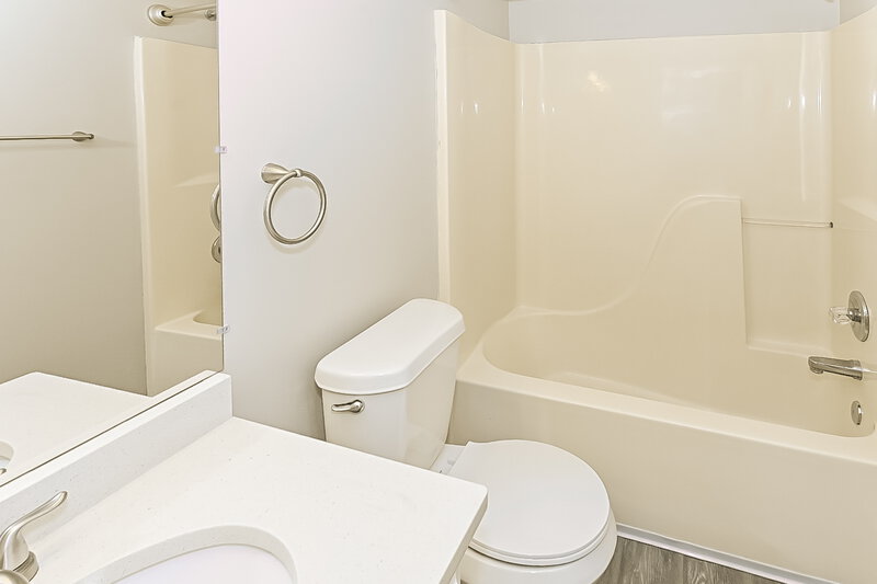 2,130/Mo, 7425 Black Oak Dr Walls, MS 38680 Bathroom View