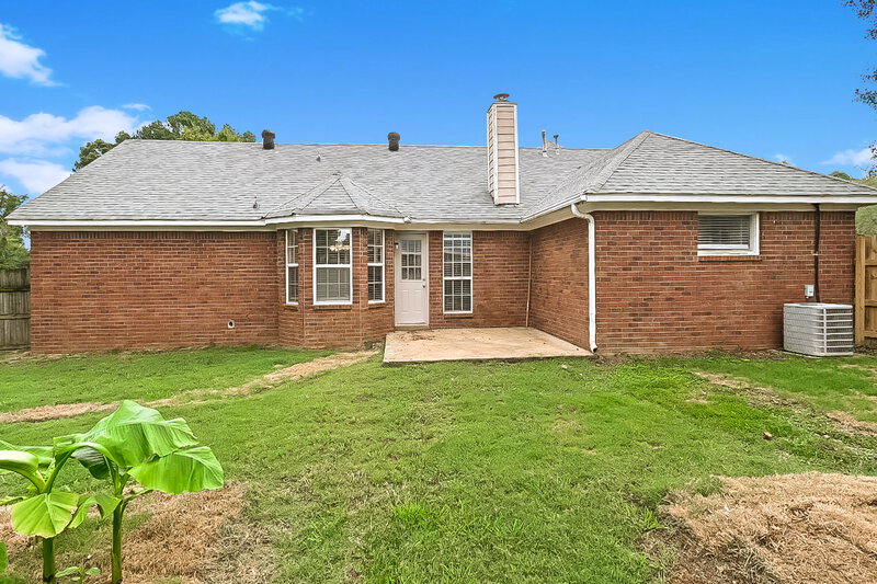 2,130/Mo, 7425 Black Oak Dr Walls, MS 38680 Rear View